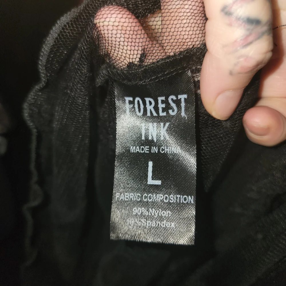 Elegant Black Lace Top - Picture 4 of 4